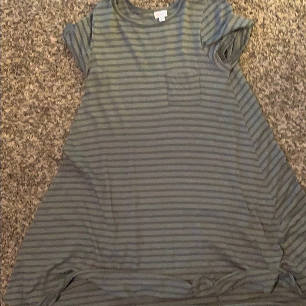 GUC LuLaRoe LuLaRoe Carly. Medium.